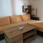 Apartment в комплекс зора 9a