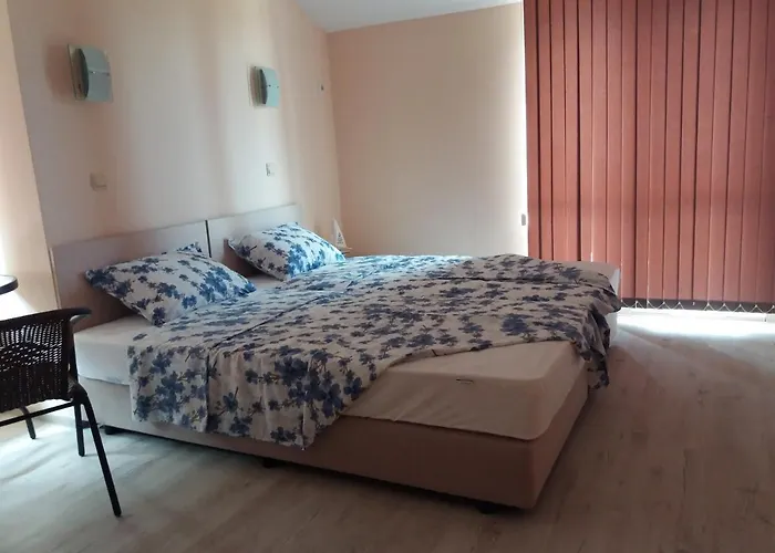 Apartment в комплекс зора 9a *