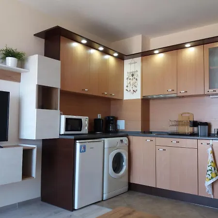 в комплекс зора 9a Appartement *