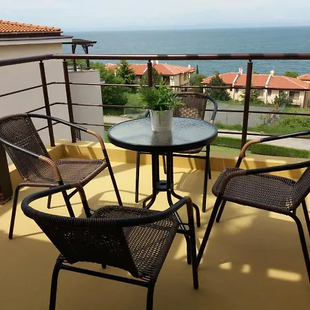 в комплекс зора 9a Appartement *