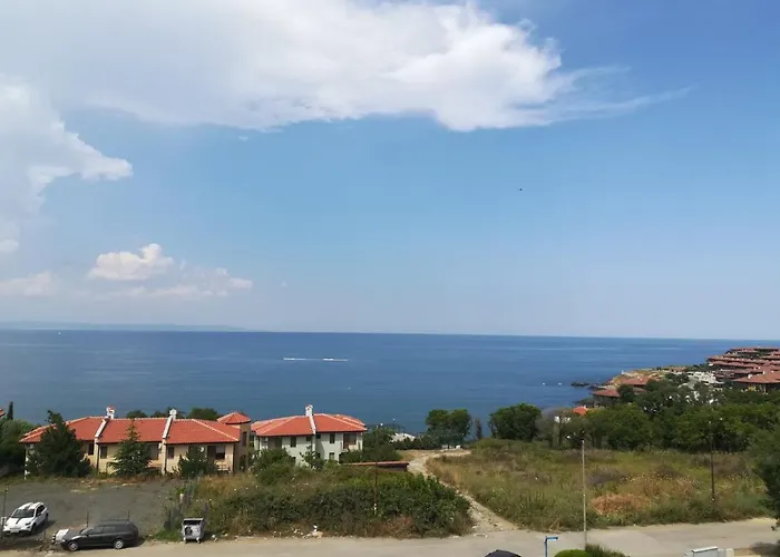 в комплекс зора 9a Апартаменты